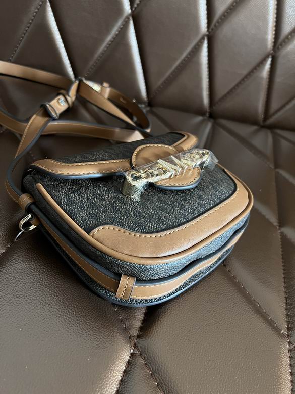 Hally 18X5X14cm 082705 DY 6色 39