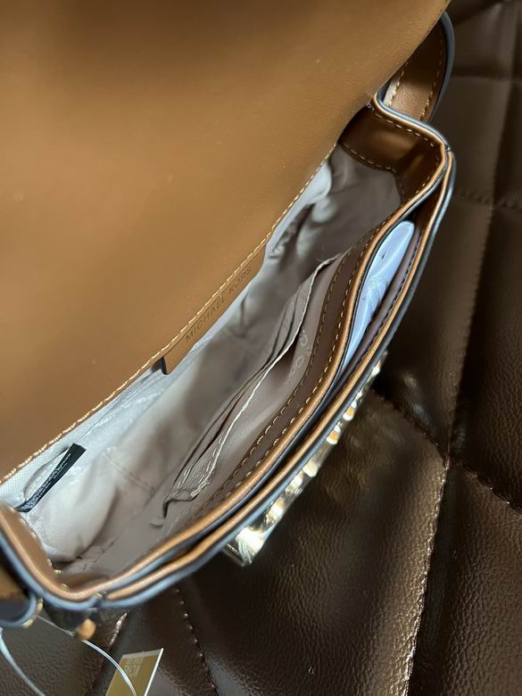 Hally 18X5X14cm 082705 DY 6色 43