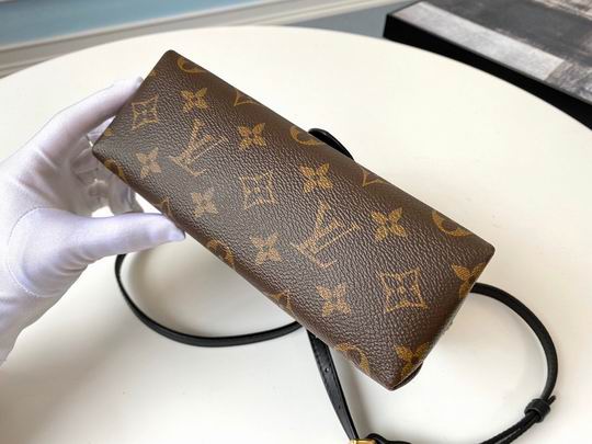 Locky BB M44141 20.0x16x7.5cm gf (5)