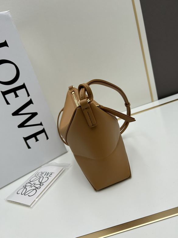 Loewe S060623 23x15 5x6 5cm jj1_2