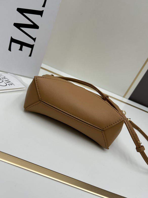 Loewe S060623 23x15 5x6 5cm jj1_4