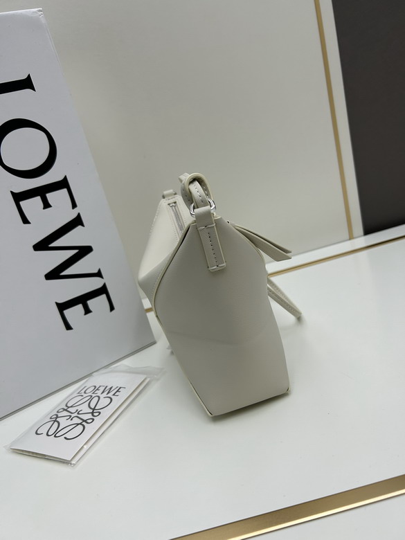 Loewe S060623 23x15 5x6 5cm jj2_2