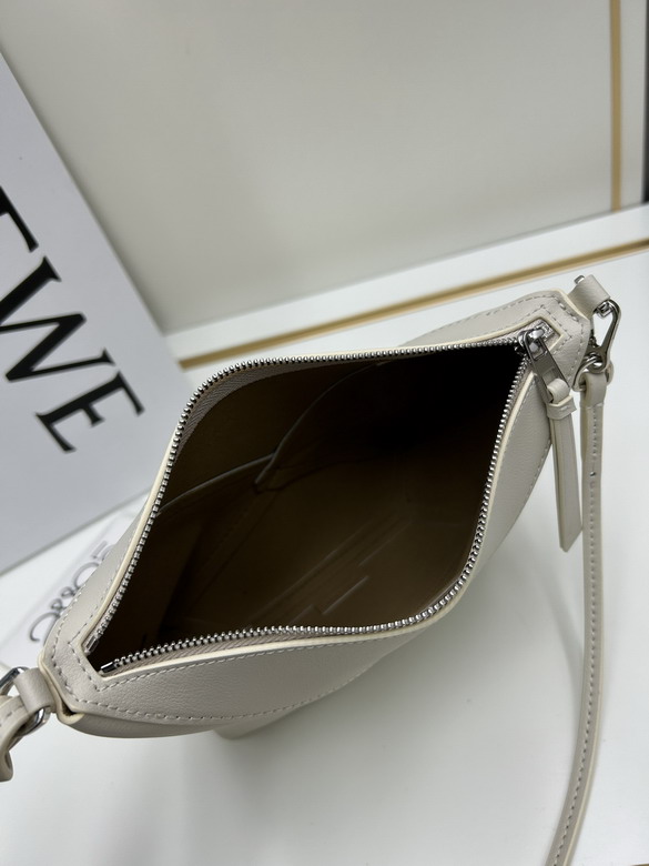 Loewe S060623 23x15 5x6 5cm jj2_7