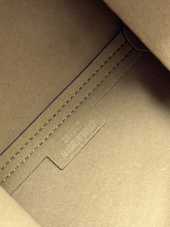 Loewe S060623 23x15 5x6 5cm jj2_8