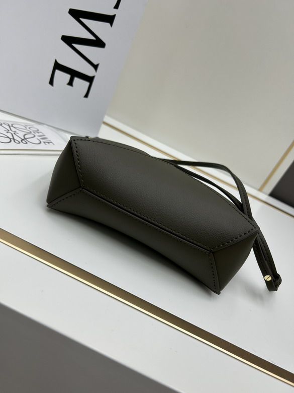 Loewe S060623 23x15 5x6 5cm jj3_4