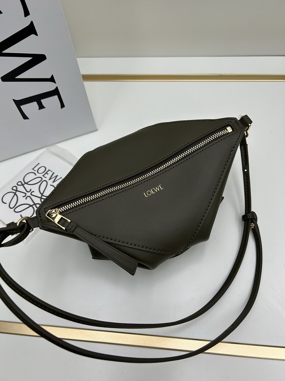 Loewe S060623 23x15 5x6 5cm jj3_6