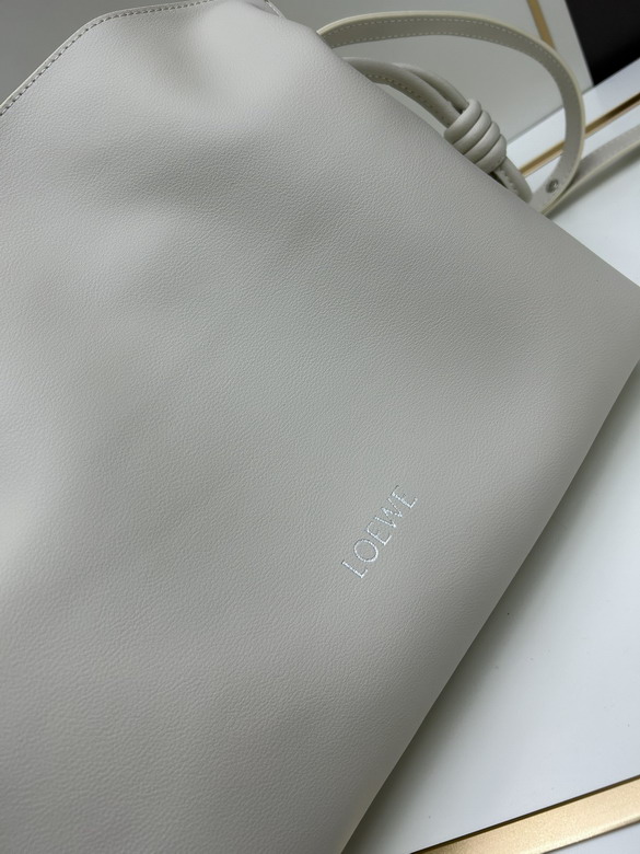 Loewe S062 30x24 5x10 5cm jj1_4