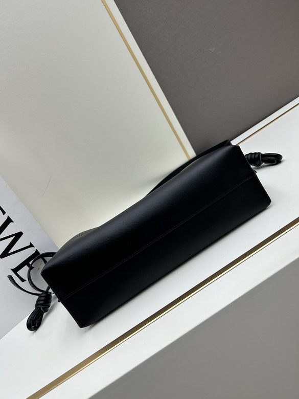 Loewe S062 30x24 5x10 5cm jj_5