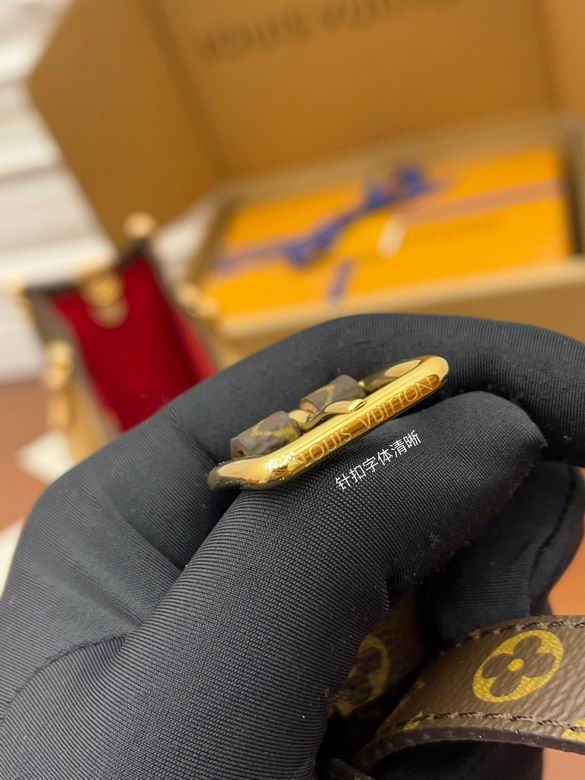 M45848 30X32X10cm YG 4