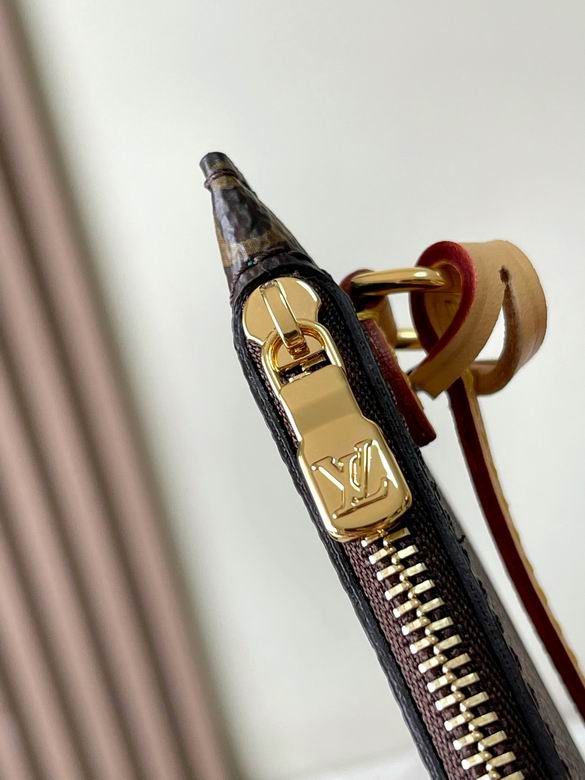 M47200 31X28.5X17cm YG 6