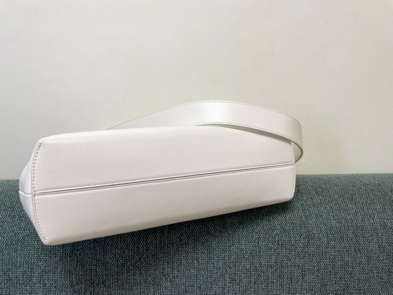 M80017 11.5x5.5x10cm RF 3 (3)