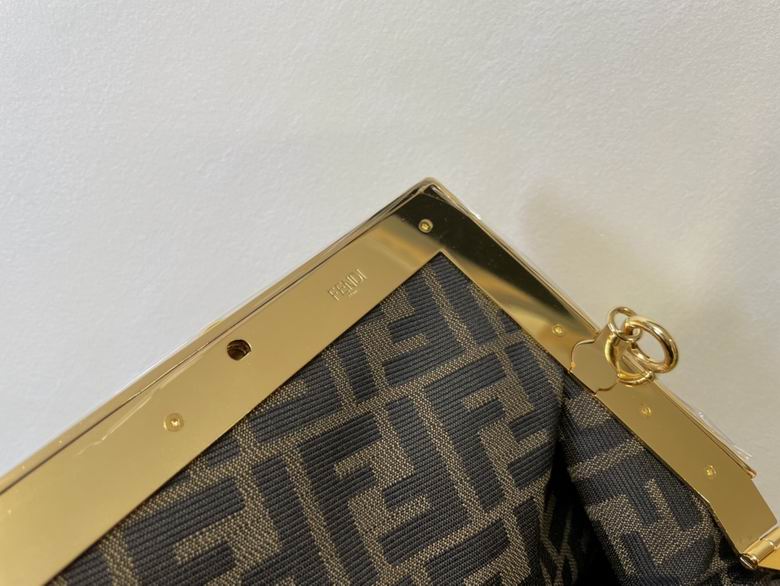 M80017 11.5x5.5x10cm RF 4 (9)