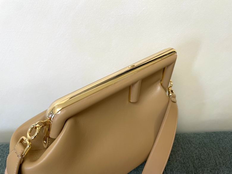 M80017 11.5x5.5x10cm RF 6 (4)