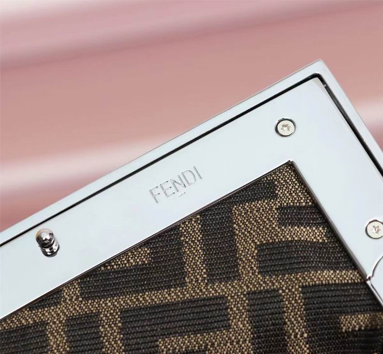 M8002 26x9.5x18 cm rf 3 (7)