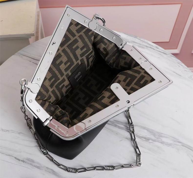 M8002 26x9.5x18 cm rf 3 (9)