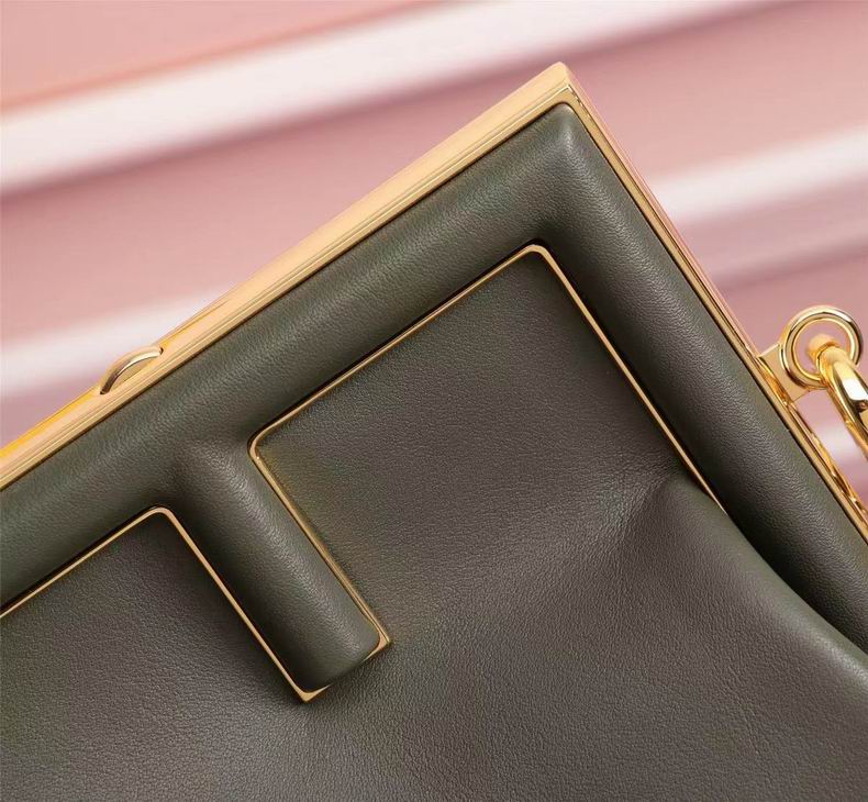 M8002 26x9.5x18 cm rf 4 (5)