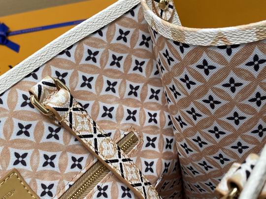 OnTheGo M22975 35x27x14cm gf (9)