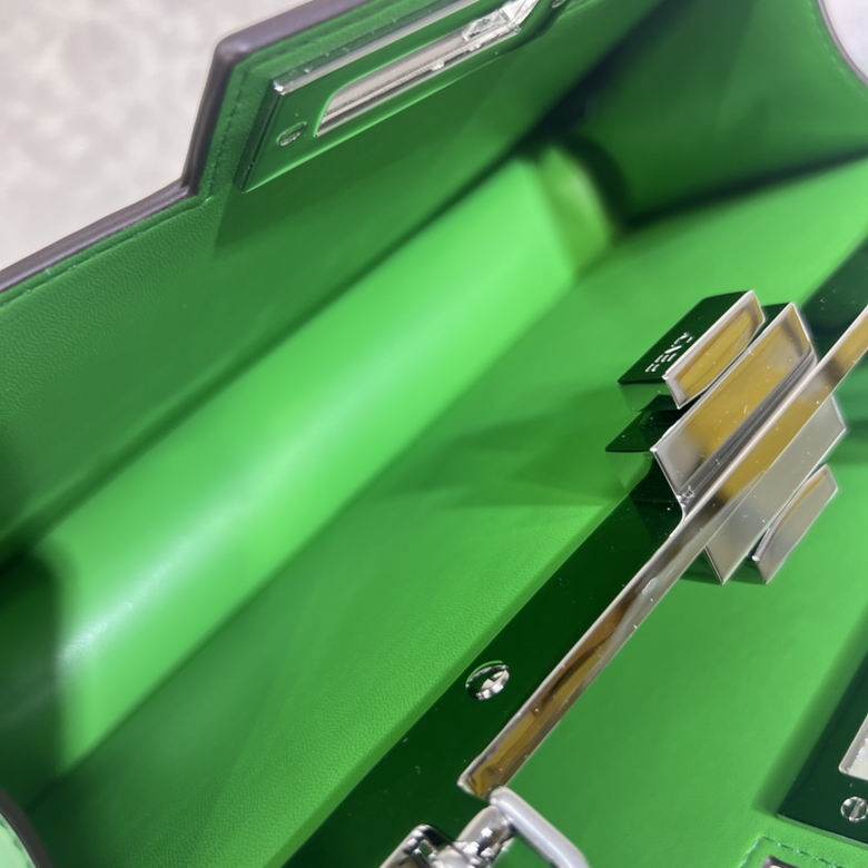 Peekaboo Cut 8001M 34X18.50X11cm H 3 (8)