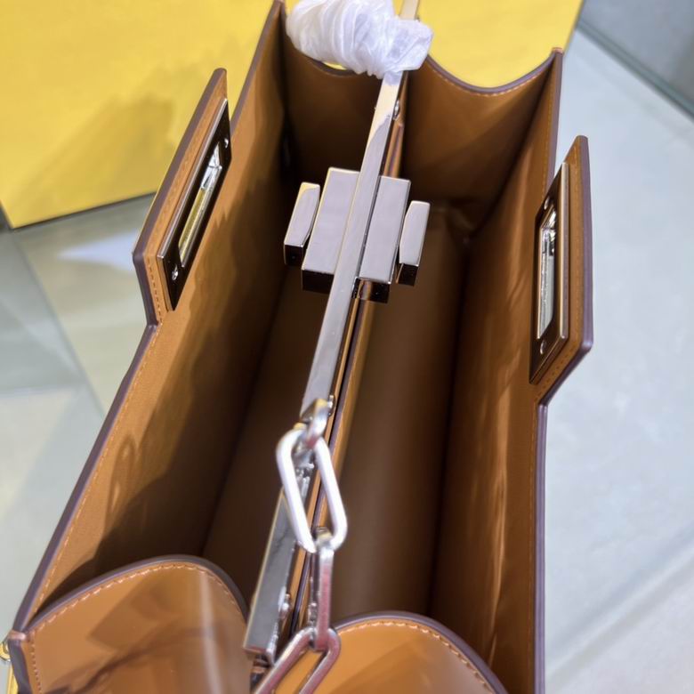 Peekaboo Cut 8001M 34X18.50X11cm H 4 (5)