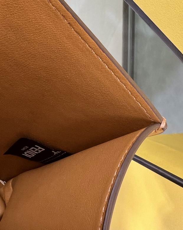 Peekaboo Cut 8001M 34X18.50X11cm H 4 (8)