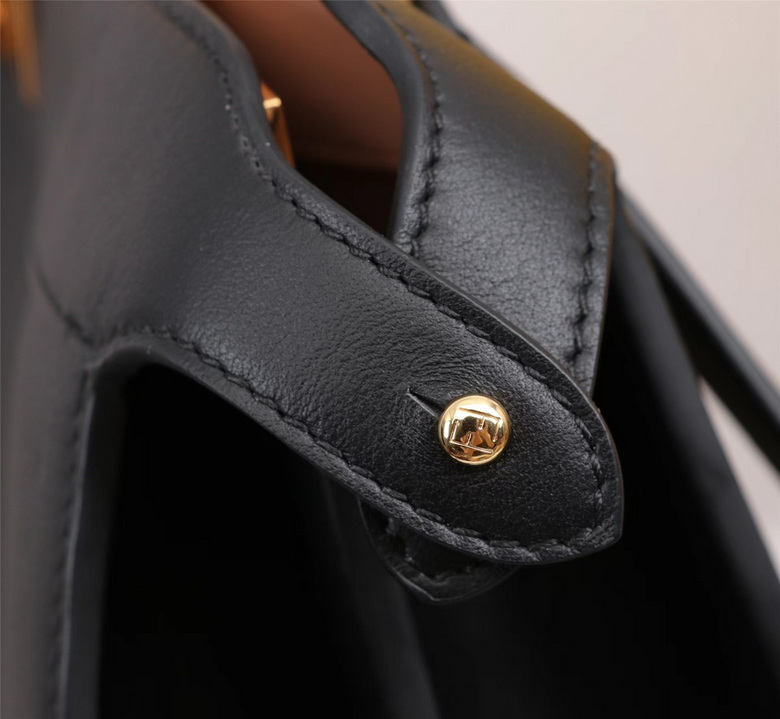 Peekaboo ISee 242 33X25.5X13cm H (15)