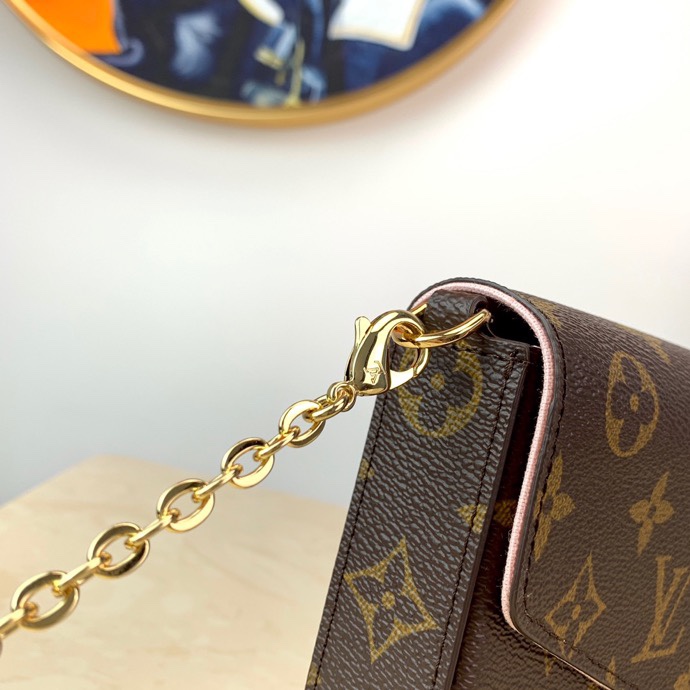 Pochette Felicie M61276 21X11X2 bl (9)