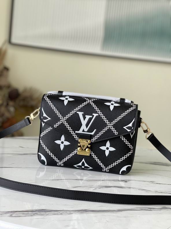 Pochette Metis M46028 25x19x7 cm gf (1)