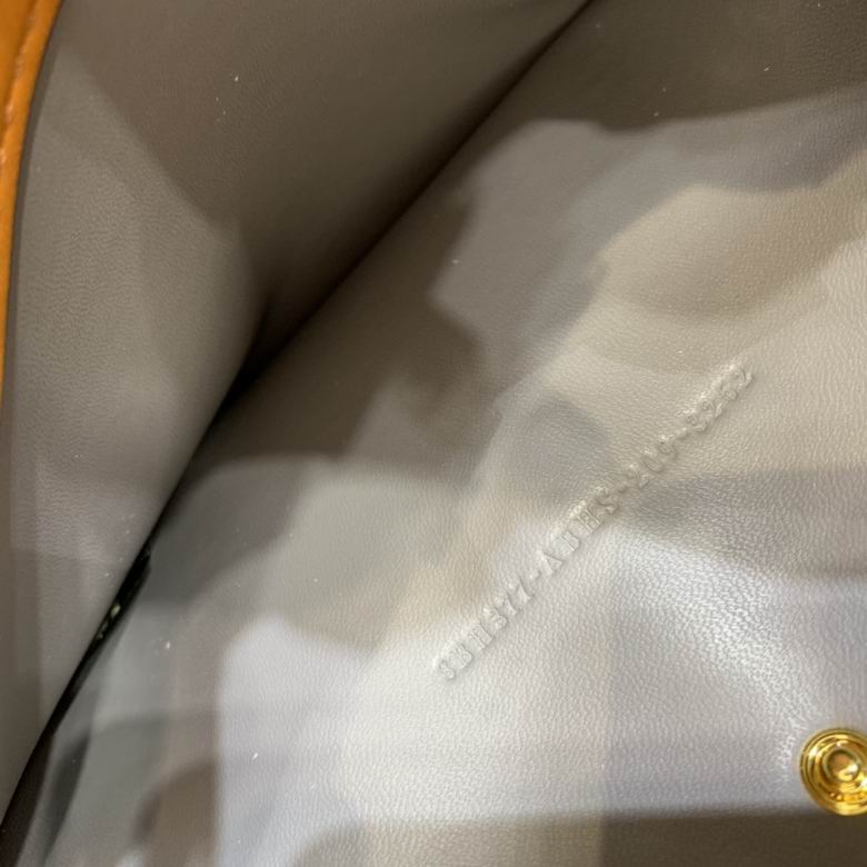 RT674 34.5x26x15 (16)