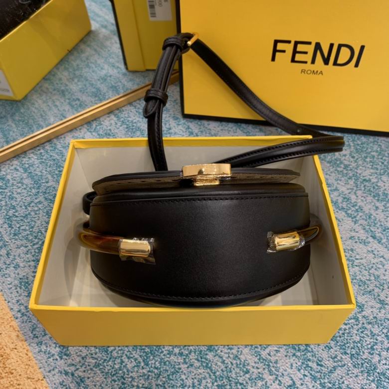 RT8BT346 19×8×14 (8)