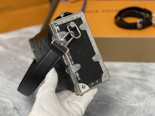 Side Trunk M21477 21x14x6cm gf1 (32)