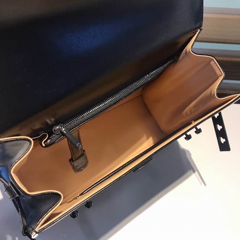 TP 28X21X11cm 082002 SS 7