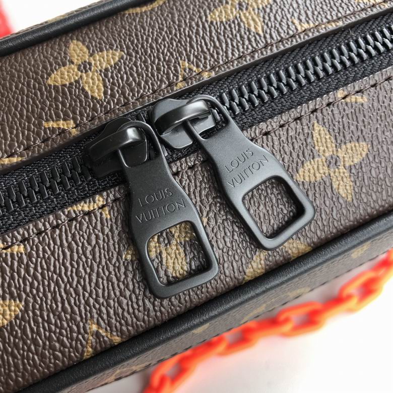 Virgil Abloh M44480 18x13x8 CY (3)