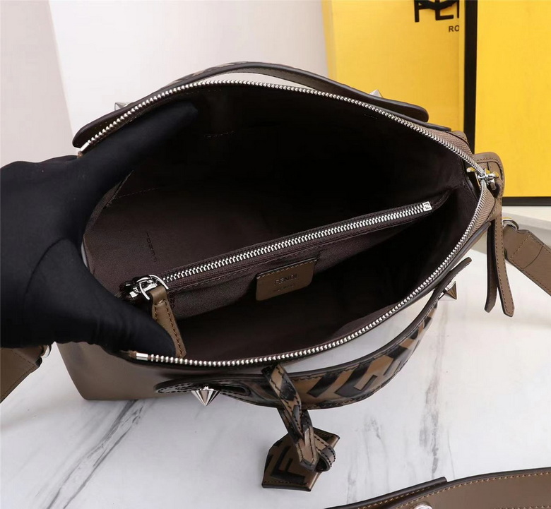 WAY 28X15X13cm 061811 H (9)