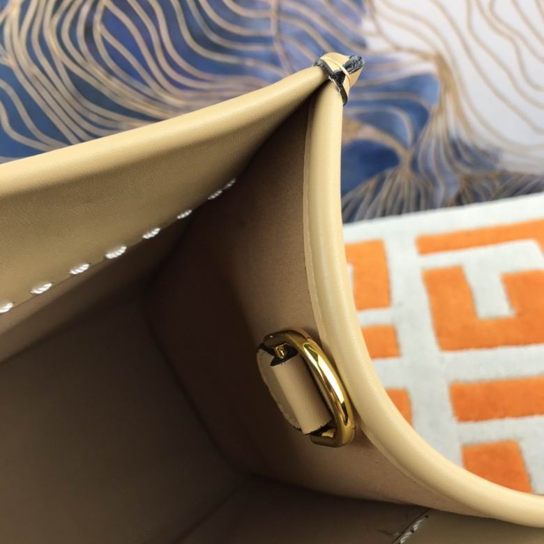 WW8011 35X17X31 (22)