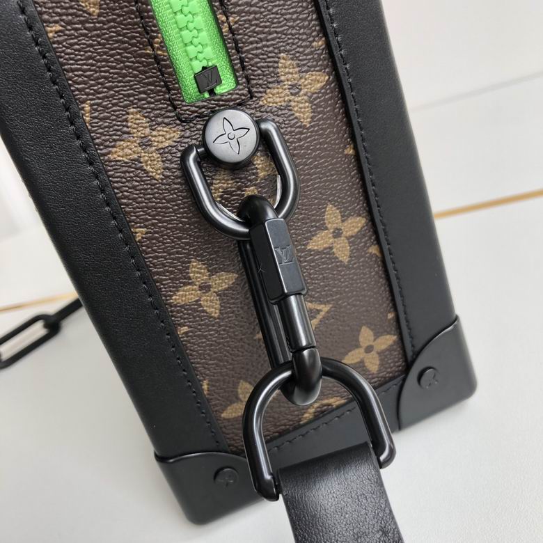 Zoooom with F M45619 25X18X10 CY (2)