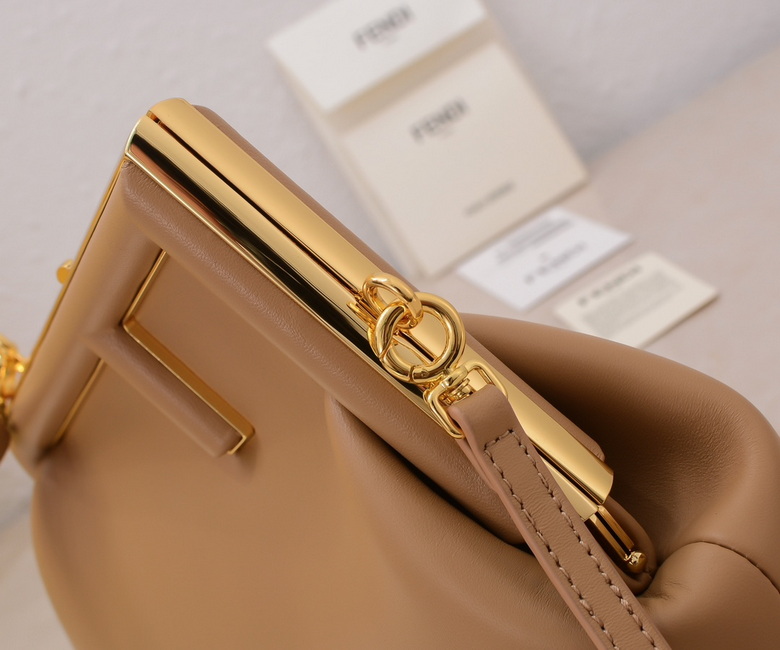 first 018 26X9.5X18cm WW 2 (5)