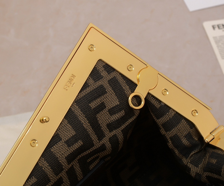 first 018 26X9.5X18cm WW 3 (7)