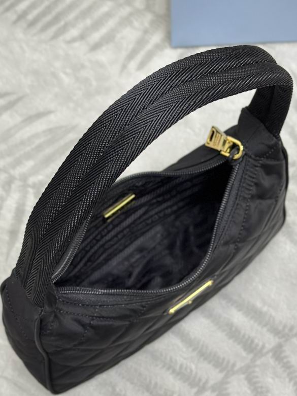 1NE515 23X17X5.5cm YG 9