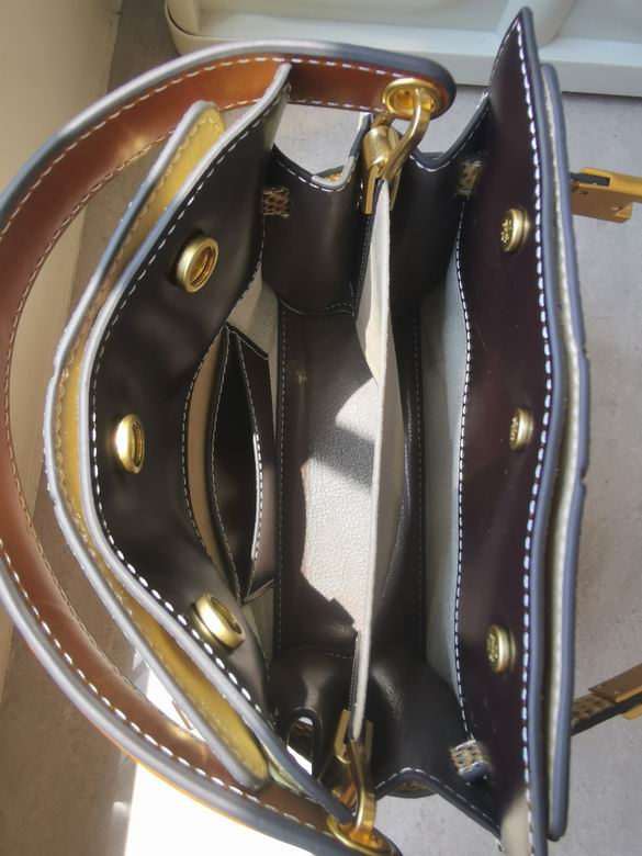 334 19X16.5X8.5cm TB 2