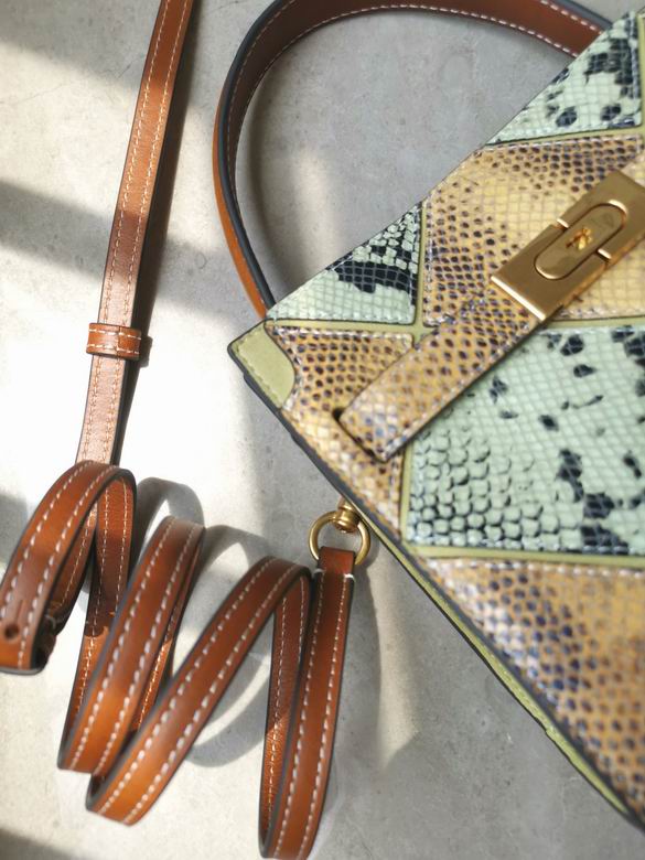 334 19X16.5X8.5cm TB 6