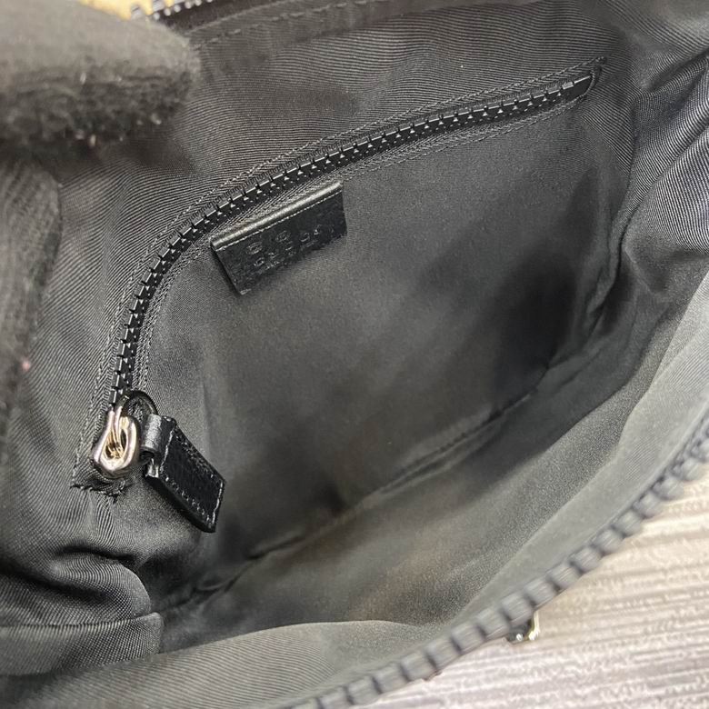 449183 20X21X3cm MP 7