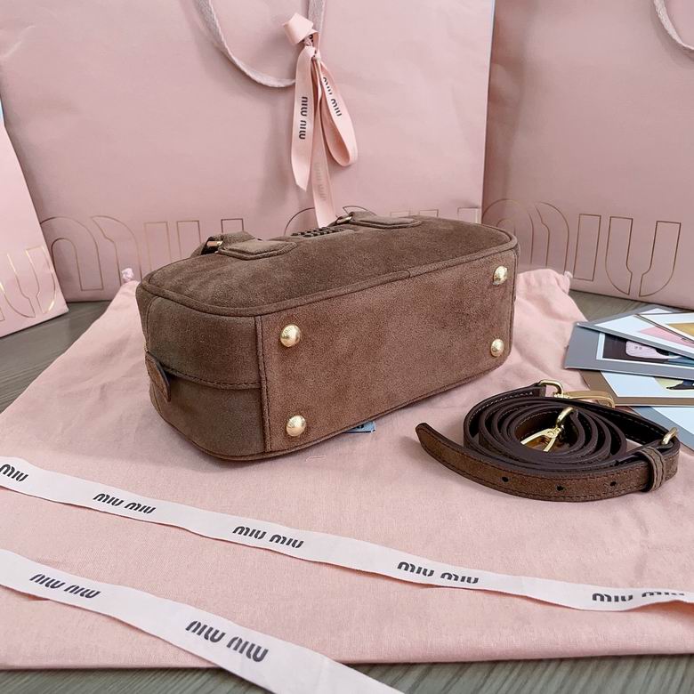 5BB142 22X10.5X7.5cm SF 2色 3