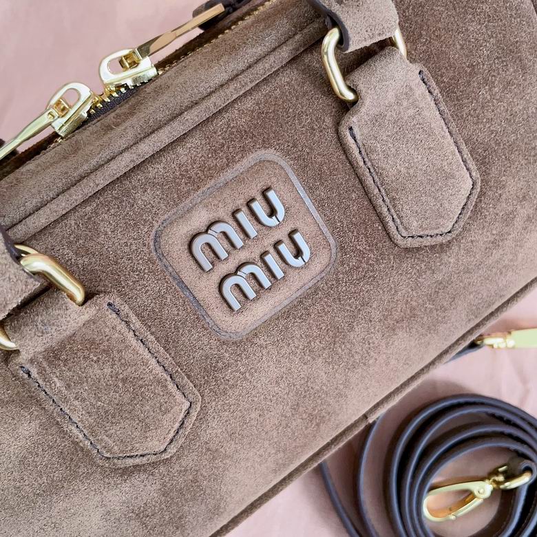 5BB142 22X10.5X7.5cm SF 2色 4