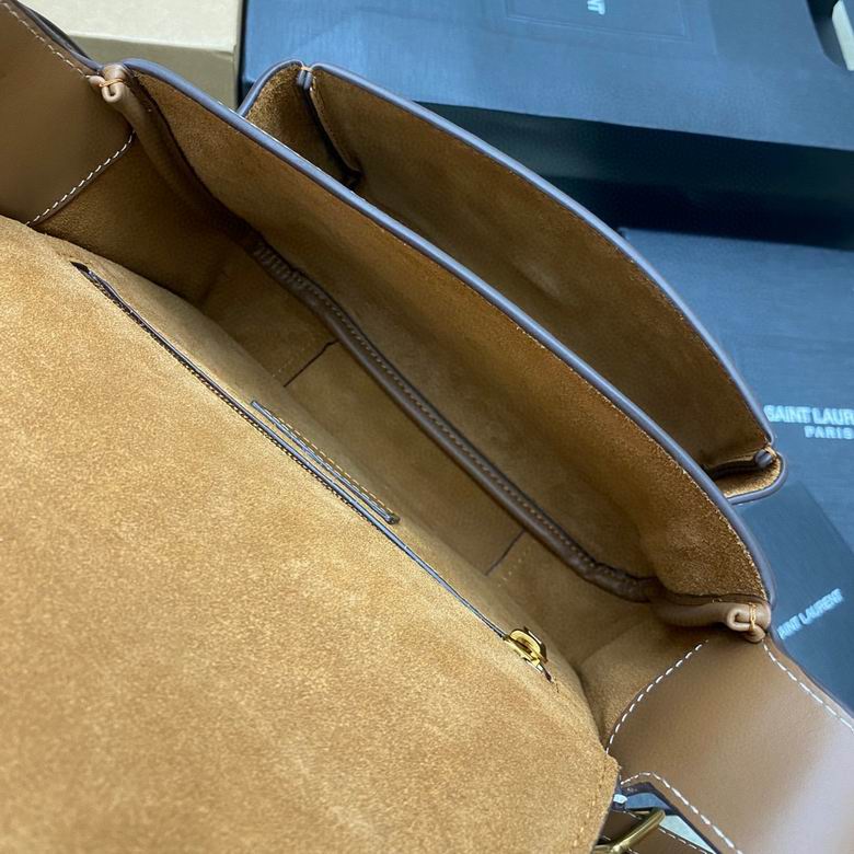 718556 21.5X16X8cm YG 7