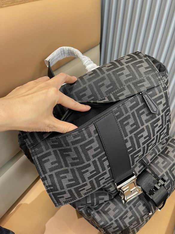 7v2066 41X31X19cm WP 2色 5