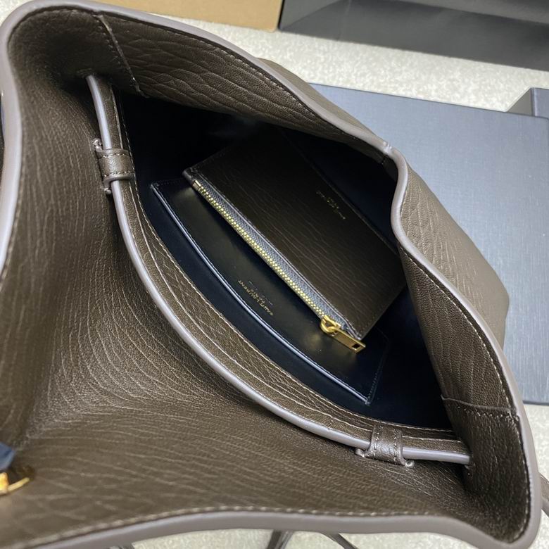 801490 23X16.5X6cm YG 7