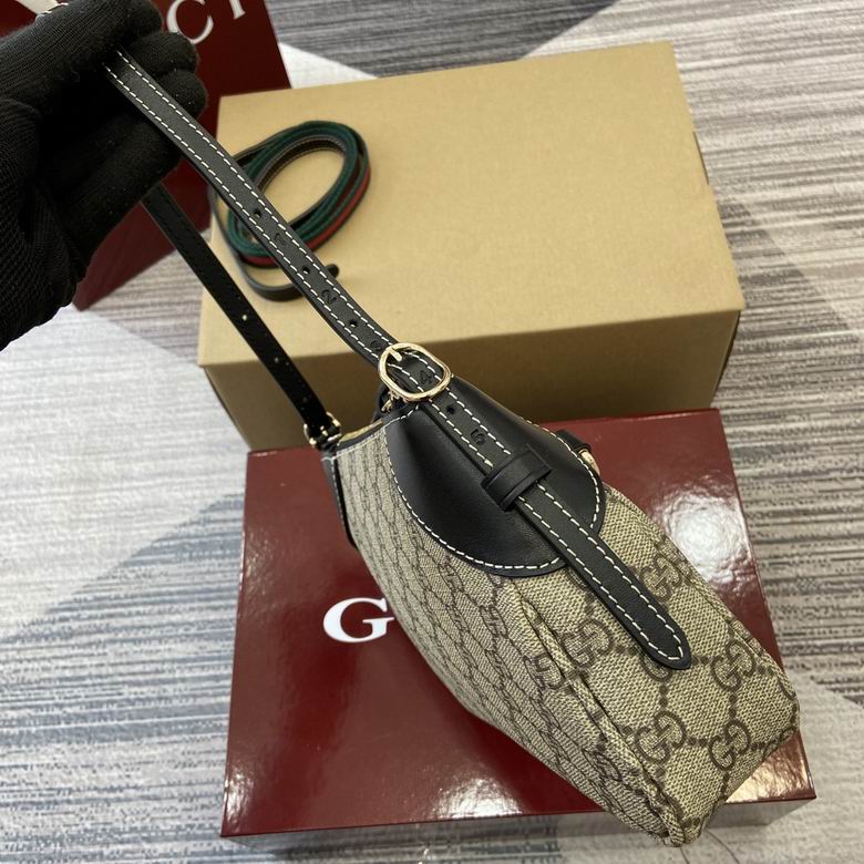 815218 24.5X16X6cm MP 3