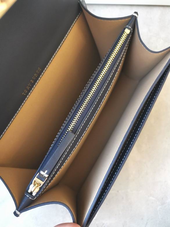 909 23X15.6X9cm TB 3