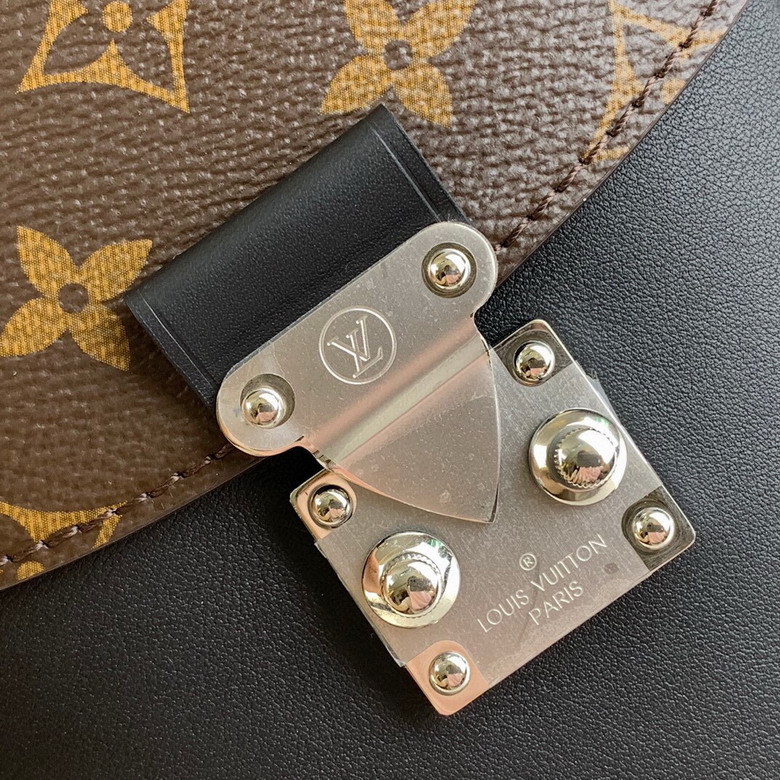 Camera Box M82465 12 5x17 6x6cm gf_5