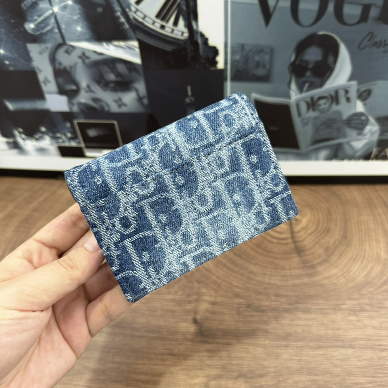 Dior Bloom 5611 10 5x7 5x2 5cm CC_2